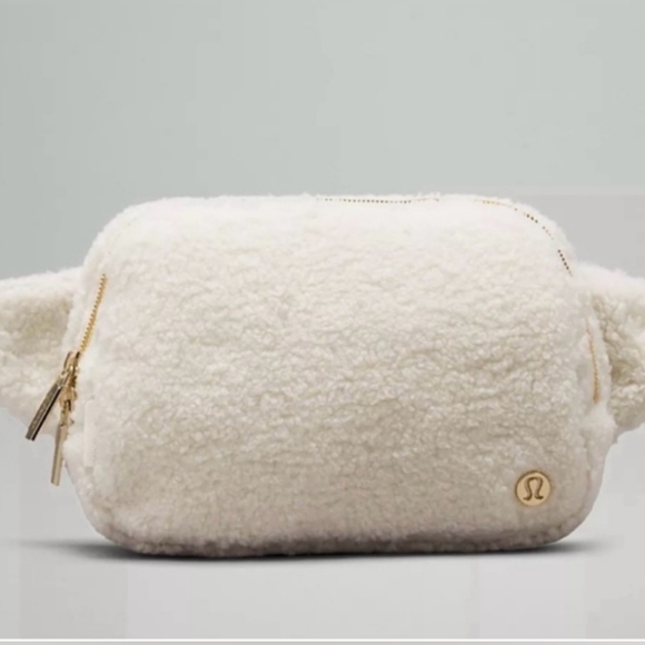 NWT Lululemon Fleece Belt Bag Large - Picture 13 of 16